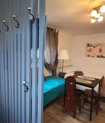 Deko-rooms בית הארחה